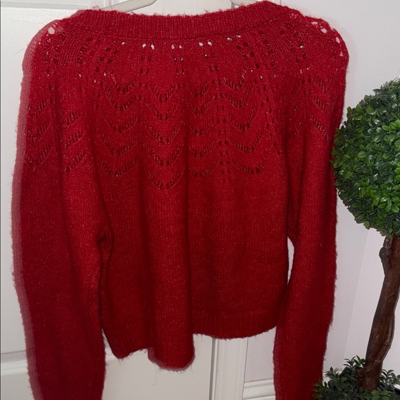gorgeous BB Dakota Women's Vibrant Red Crew Neck Sweater - Picture 2 of 3